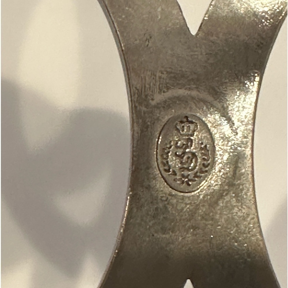 Premier Design (marking) Wide hinged cuff bracelet in silver - Picture 3 of 6